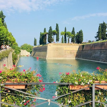 Residenza Giovanni Fronte Lago - Residence Garda Lago Πεσκιέρα ντελ Γκάρντα Εξωτερικό φωτογραφία